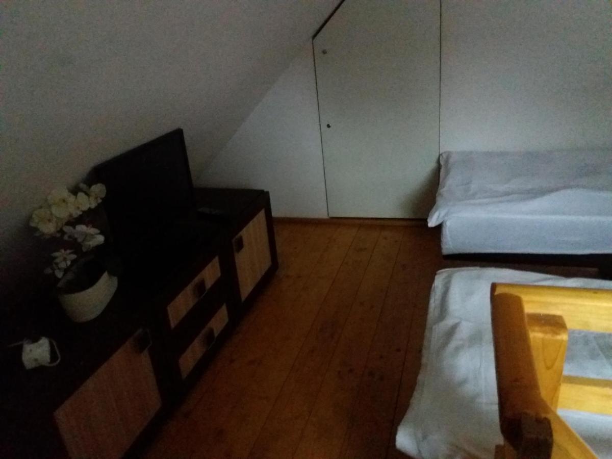 U Adama Lejlighed Wieliczka Eksteriør billede